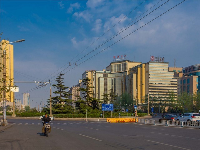 广东省地库硬质快速门价格一般多少